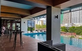 Cebu City Condo Hotel In Meridian With Netflix And Wifi, Near Ayala And It Park U7 09 11